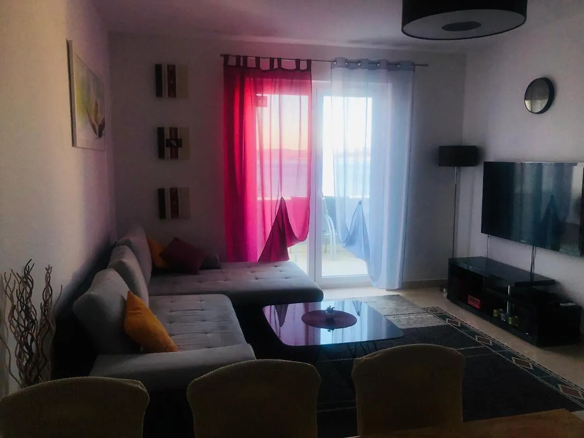 Apartment Svetlana セルツェ
